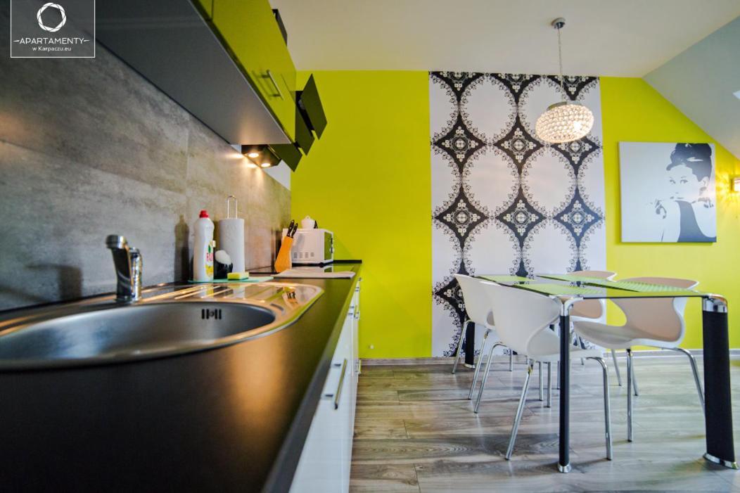 Wonder Home - Apartamenty Lesny Dom Z Balkonami, Niedaleko Centrum, W Cichej Okolicy كارباش المظهر الخارجي الصورة